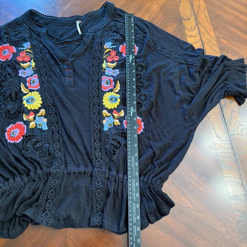 Free People Serafina Black‎ Embroidered Peasant Top - Small Boho - Picture 11 of 15